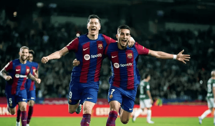 包含球场竞争激烈升级,欧洲豪门实力碰撞的词条 包含球场竞争激烈升级,欧洲豪门实力碰撞的词条