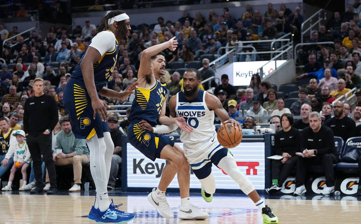 爱游戏官网-雄鹿队再次胜出，豪取两连胜