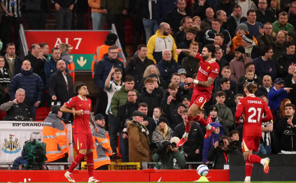 利物浦球队连续场不败：稳固联赛榜首位置的简单介绍