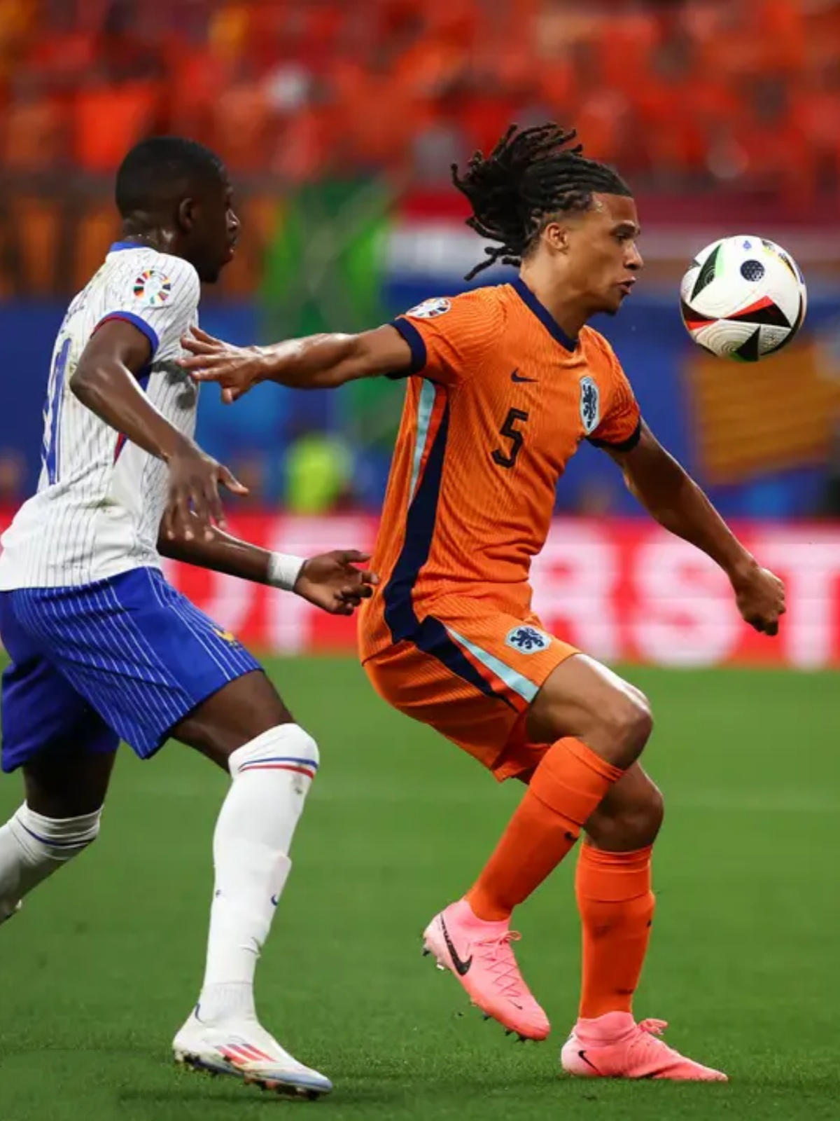 爱游戏官网入口-关于斯洛伐克球队奋勇拼搏，取得惊喜胜利的信息