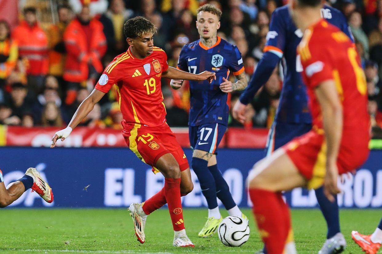 荷兰队表现抢眼，成功挺进半决赛