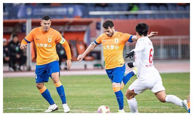 包含青岛队新援发挥出色，成为球队新希望的词条