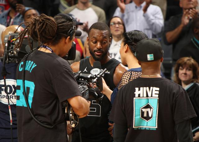 珍妮特队后卫成为得分王，带领球队获胜