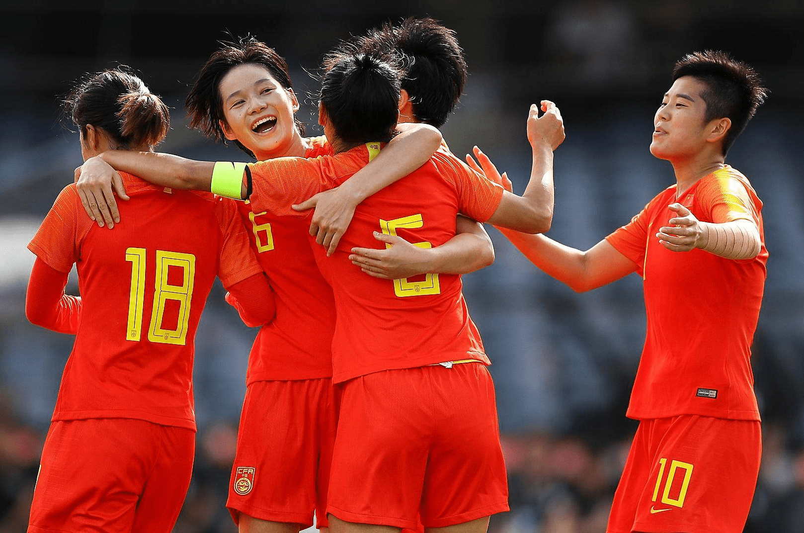 爱游戏在线登录-关于热血角逐：女足比赛现场全力以赴的信息