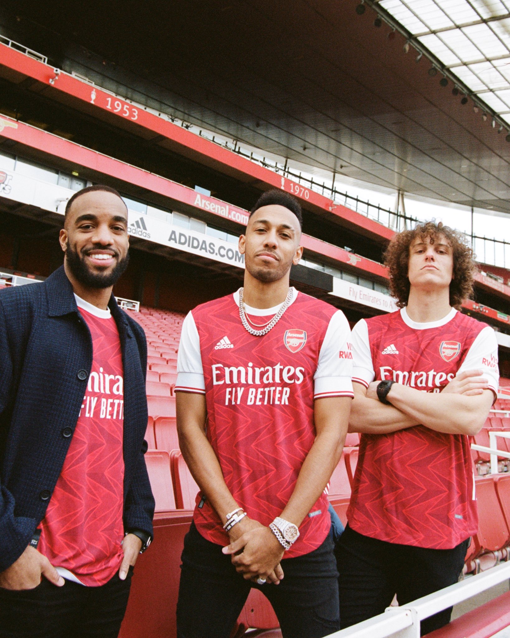 阿森纳客场逆袭沃特福德，继续保持连胜纪录的简单介绍