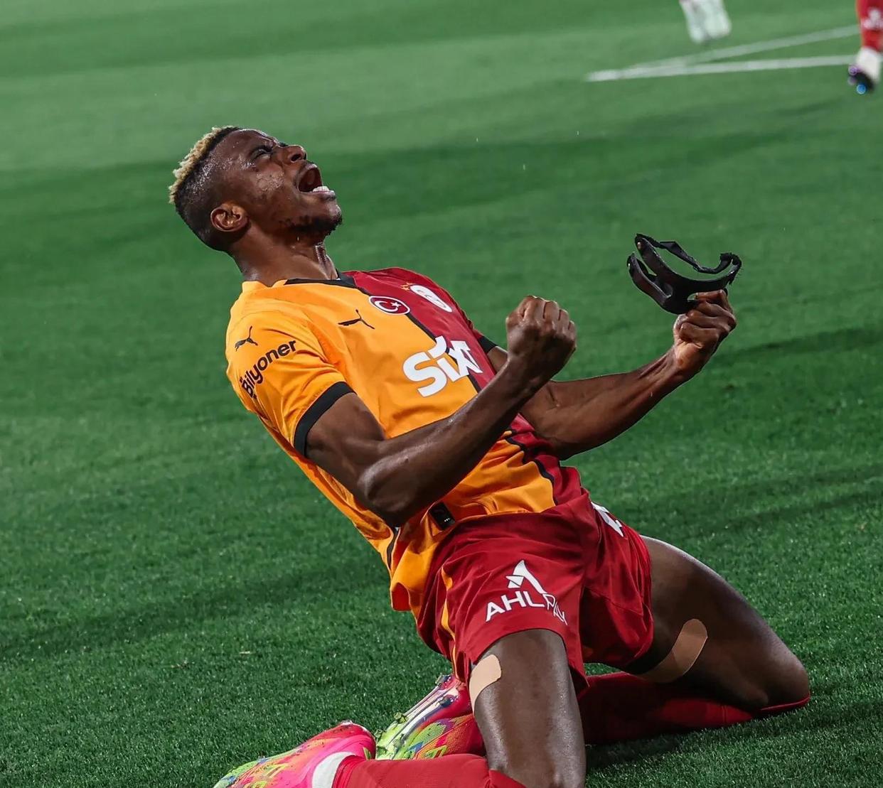 包含那不勒斯前锋受伤缺席，影响进攻火力的词条