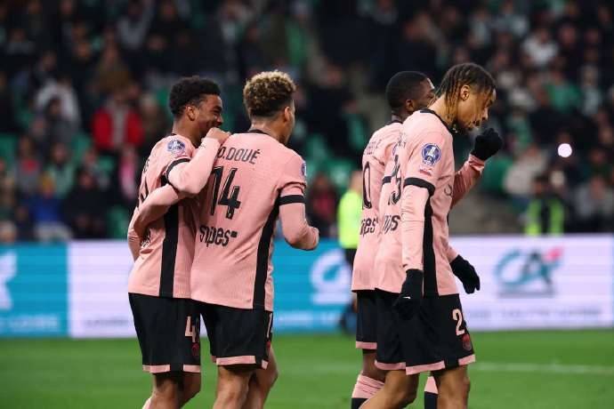 包含巴黎圣日耳曼迎战斯特拉斯堡，主队实力凌驾的词条