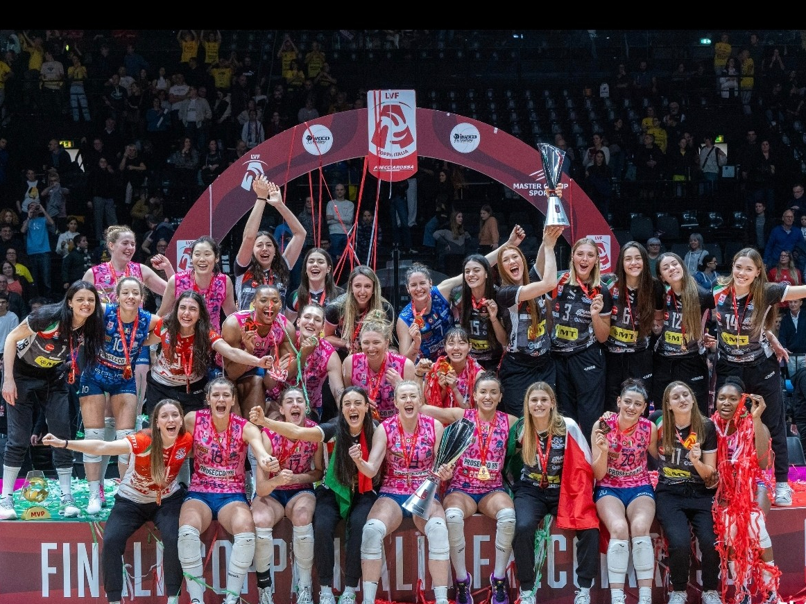 意大利运动员突围夺冠——激情拼搏再创佳绩的简单介绍