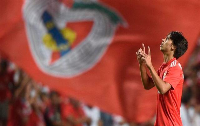 关于王者归来再添辉煌，欧预赛比赛献上惊喜的信息