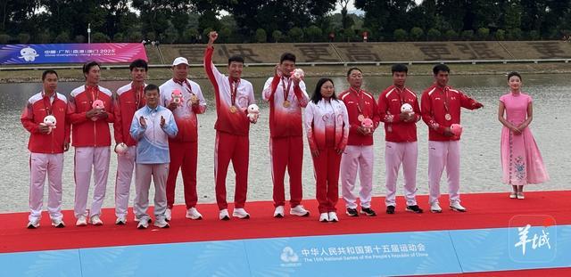 关于赛艇队众将发力,夺下银牌的信息 关于赛艇队众将发力,夺下银牌的信息